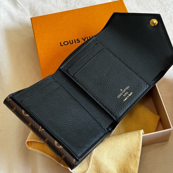 Louis Vuitton Double V Flap Victorine Wallet - Picture 9 of 16